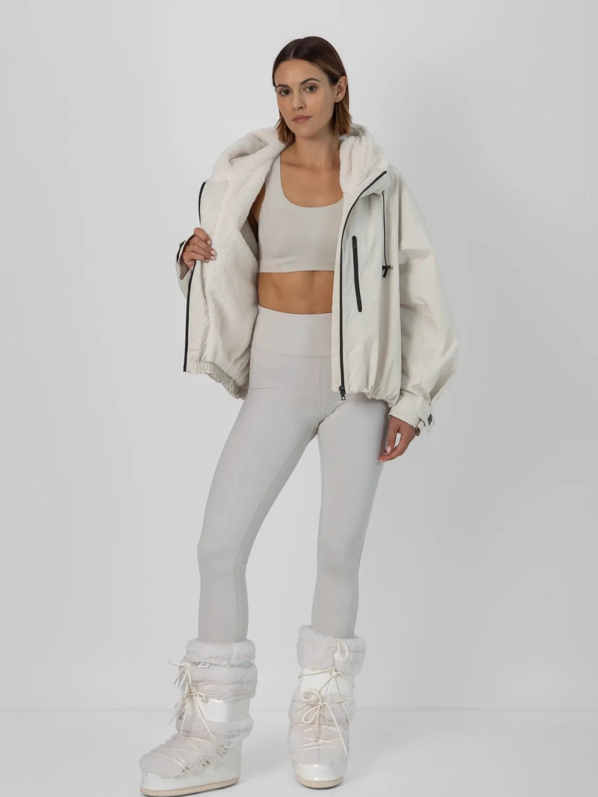 Chaqueta impermeable oversize y de talla única con tecnología STM-TEX™.
