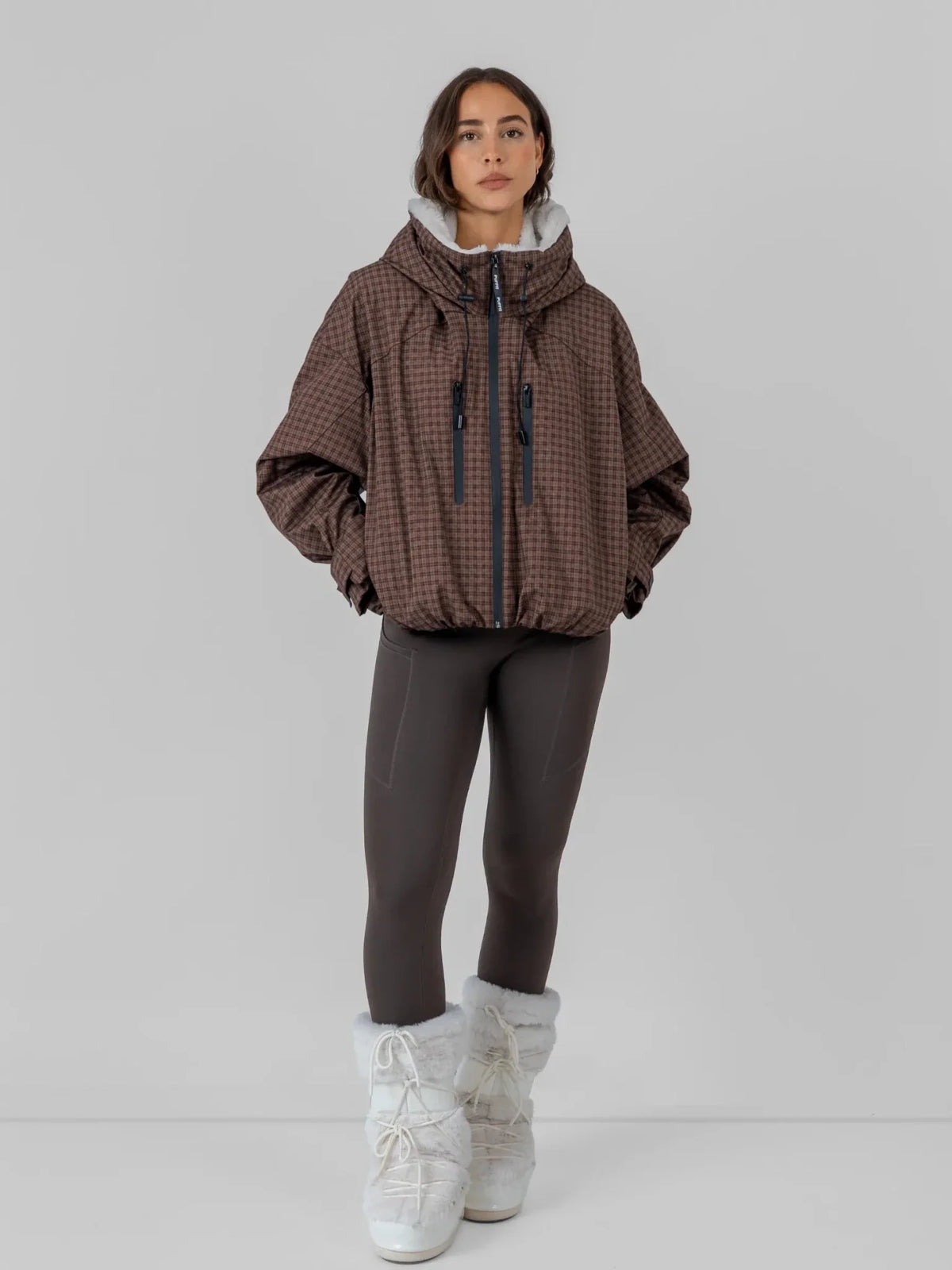 Chaqueta impermeable oversize y de talla única con tecnología STM-TEX™.