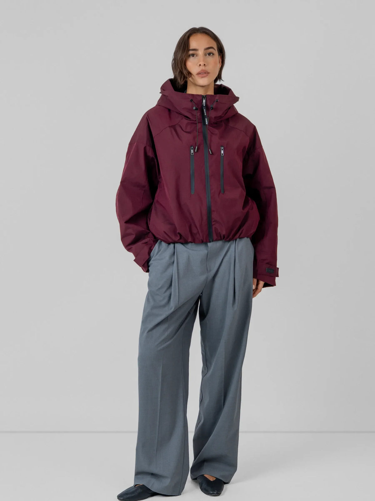 Chaqueta impermeable oversize y de talla única con tecnología STM-TEX™.