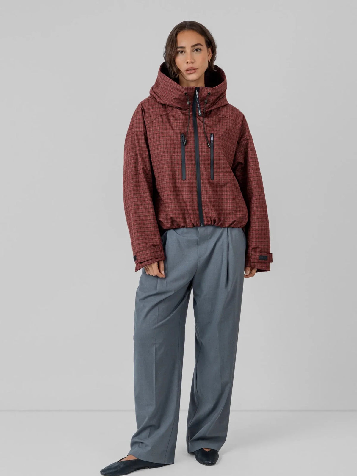 Chaqueta impermeable oversize y de talla única con tecnología STM-TEX™.