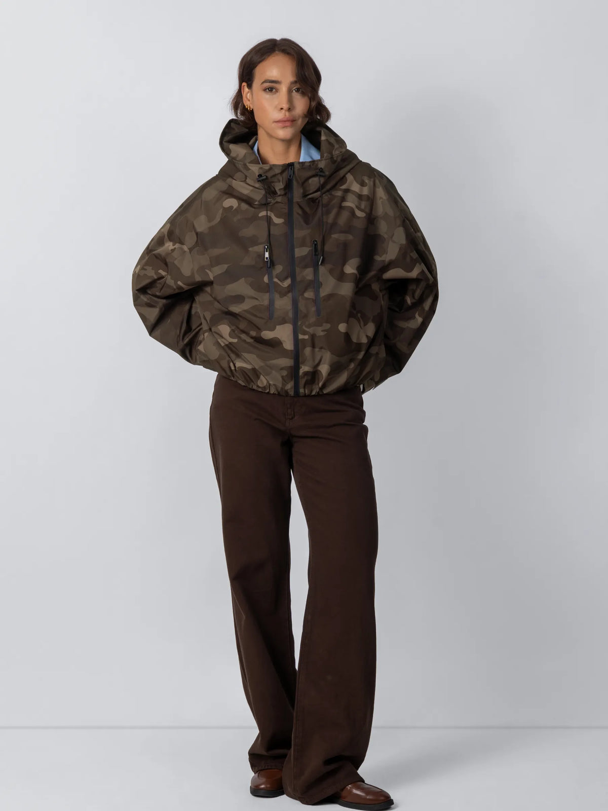 Chaqueta impermeable oversize y de talla única con tecnología STM-TEX™.