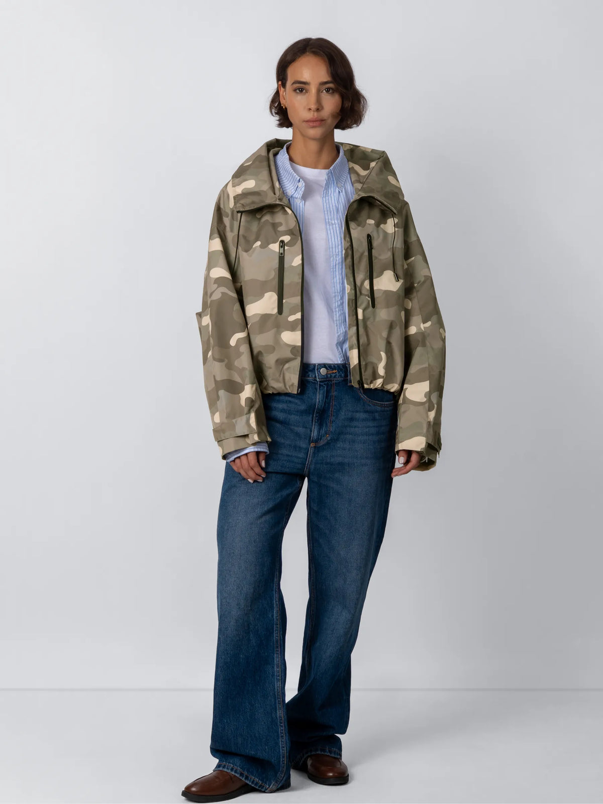 Chaqueta impermeable oversize y de talla única con tecnología STM-TEX™.